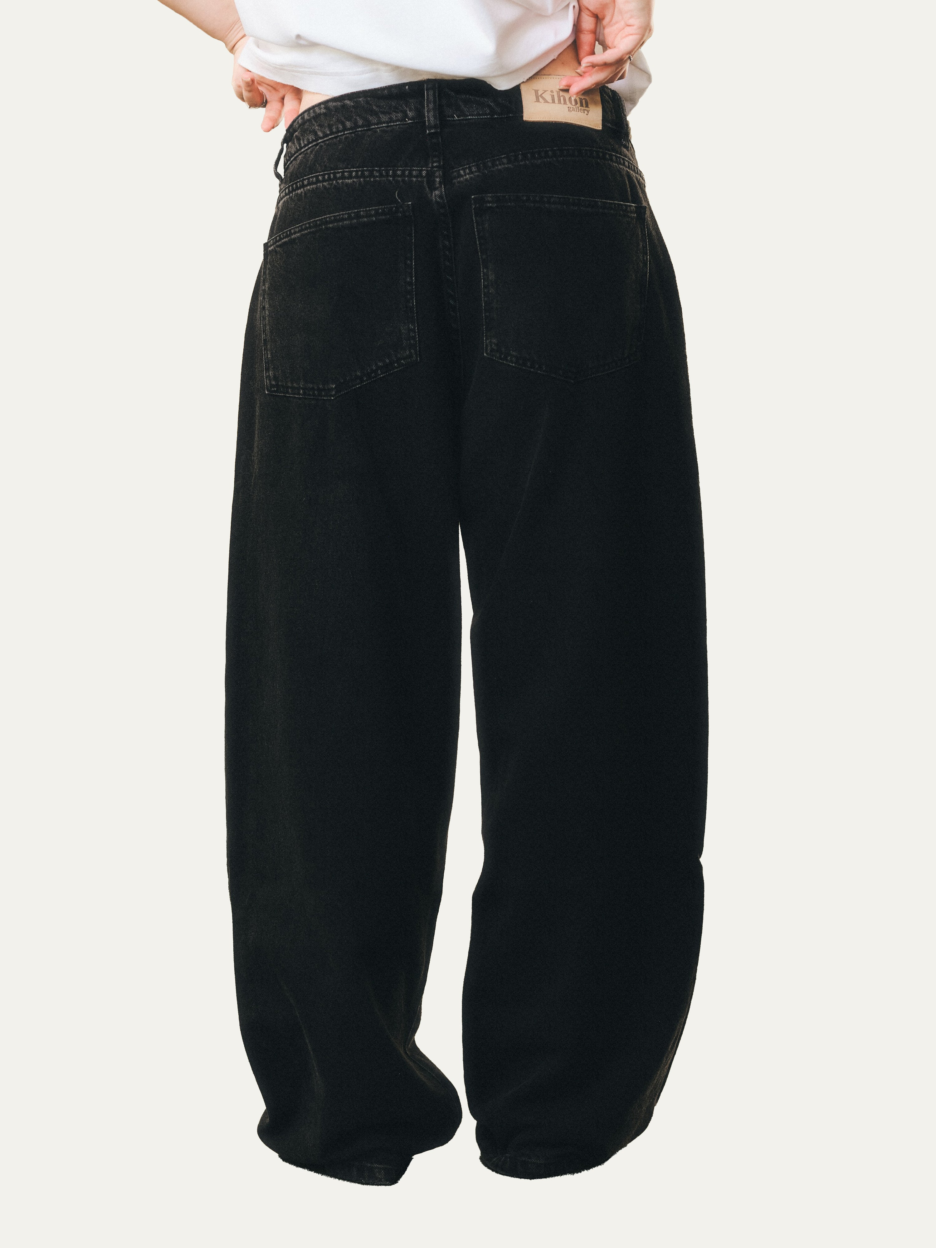 Kihon Gallery Black Jeans